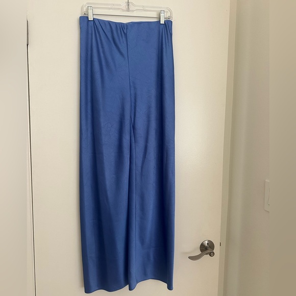 Vince Fluid Bias-Cut High Rise Silk Pant - Picture 3 of 7